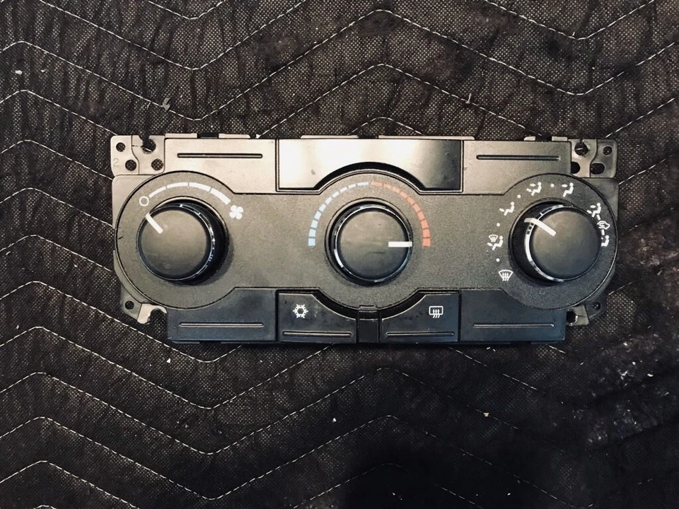 2008-2010 Dodge зарядное устройство Magnum 300 Ac нагреватель блок климат-контроля P55111871AB - Изображение 1 из 2