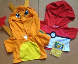 NEU MIT ETIKETT BUILD A BEAR BAB POKEMON PIKACHU CHARIZARD POKEBALL HOODIES & SAMMELKARTE - Bild 1 von 11