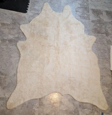 Loloi Faux Fur Accent Rug Grand Canyon Ivory Power Loomed - Image 1 of 4