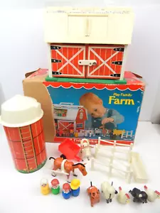 Fisher Price Play Family Farm Playset #915 w/ Little People Animals Box - Picture 1 of 11