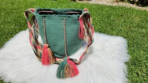 Wayuu Mochila Colombian Bag Medium Size Crossbody Green/Multicolor - Picture 1 of 1