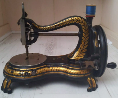 Antique Jones Swan Neck Serpentine Hand Crank Sewing Machine • 336.35€