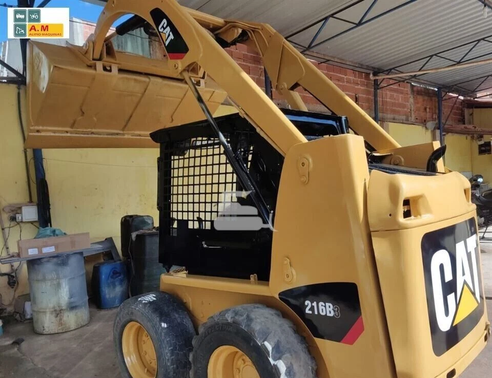 Conjunto de decalques para minicarregadeira Caterpillar 216B3 - Imagem 1 de 1