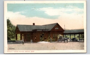 Postal de Groton MA, personas, caballos, estación de ferrocarril de Boston y Maine, algunos baches - Imagen 1 de 2