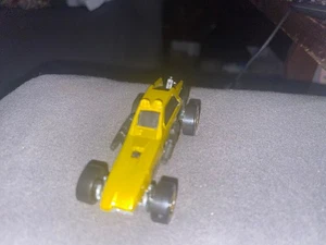 1982 HOT WHEELS CLASSIC GOLD 447 ENFORCER SHOOTER 1/64 - Bild 1 von 3