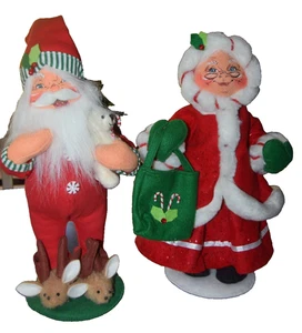 15" AnnaLee Santa in Bunny Slippers & Mrs Claus Peppermint Twist figures - Picture 1 of 9