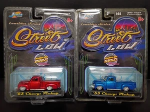 Camioneta CHEVY STREET LOW escala 1:64 azul/rojo '53 de Jada Toys (Lowrider) trasera - Imagen 1 de 2
