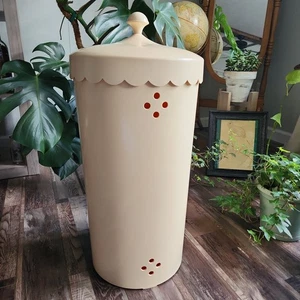 VTG 1960s Mid Century LAUNDRY HAMPER Waste Basket Flower Scalloped Lid Biege  - Afbeelding 1 van 16