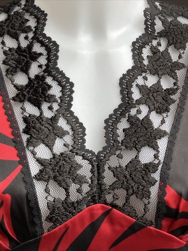 Top Alexander McQUEEN AW2017 McQ collo in pizzo nero e rosso IT 36 nuovo con etichette