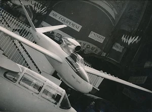 PARIS c. 1950 - Salon de l'Aviation au Grand Palais Fouga Cyclone Paris V 55 - Imagen 1 de 2