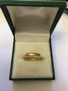 Solid 14k Gold Wedding Band Ring Benchmark - Picture 1 of 9