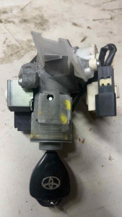 1997-2006 Toyota Camry Ignition Switch Without Lock Cylinder W/Key Assembly Oem - Imagem 1 de 4