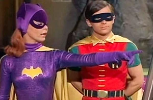 YVONNE CRAIG Batgirl Burt Ward Robin TV Show Batman Picture Photo 4" x 6" - Picture 1 of 1