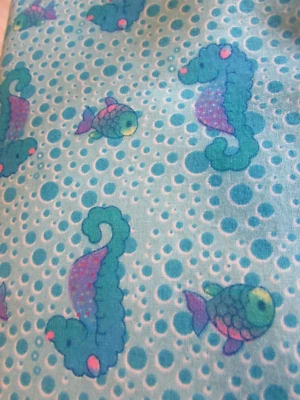 Tela de algodón Sea Babies Blue Seahorses Cheri L. Strale por MM Fab 2 yardas Foto 1 de 4