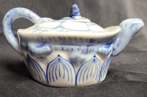 Porcelain Chinese Blue and White Turtle Teapot - Picture 1 of 8