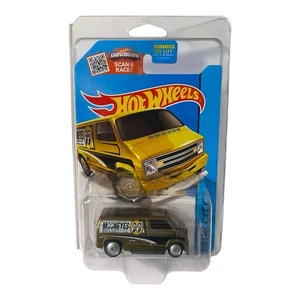 Hot Wheels 2015 Super Treasure Hunt Custom ‘77 Dodge Van Mooneyes w/ Protector - Picture 1 of 8