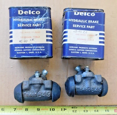 NOS PAIR (R&L) REAR WHEEL CYLINDERS FOR 1942-50 BUICK CARS 1946 1947 1948 1949 - Image 1 of 3