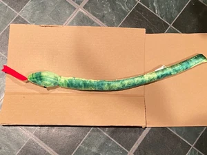 Peluche Allentown Toys pequeño serpiente verde de 17" de largo *usado* iii1 - Imagen 1 de 5