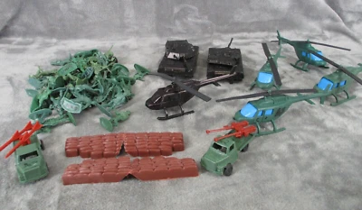 Juego de juguetes militares helicópteros tanques camiones soldados y sacos de arena accesorios 250 de colección Foto 1 de 4