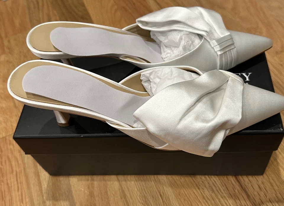 Badgley Mischka Zapatos Mujer Talla 9 Blanco Alaya Gatito Tacón Satinado Arco Nupcial Mula Foto 1 de 4