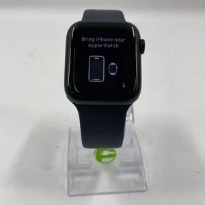 Apple Watch SE 2e génération 44 mm minuit aluminium noir boucle solo A2727 débloqué - Photo 1 sur 9