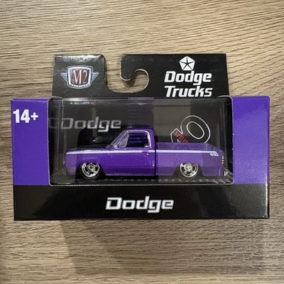 Máquinas M2 - Dodge Adventurer 100 1972 - personalizado - WMTS21 - camión Dodge púrpura Foto 1 de 4