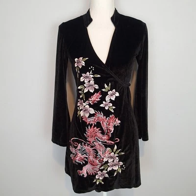 Vestido de veludo bordado asos preto tamanho 2 dragão floral oriental - Imagem 1 de 4