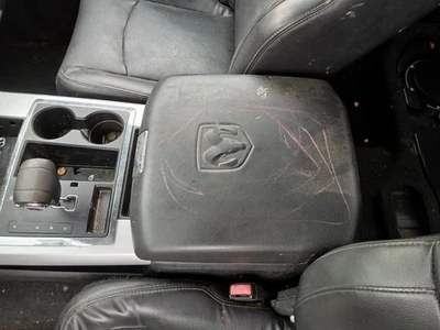 Used Front Lower Center Console fits: 2011 Ram Dodge 1500 pickup floor bucket se Foto 1 de 4