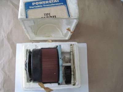 Autotransformador Variable Superior Electric 117BU Powerstat, 120V In, 0-120V Out Foto 1 de 4