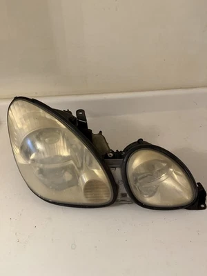 Conjunto de farol lateral halogênio para passageiros Lexus GS300 3.0L fabricante de equipamento original 1998-2005 - Imagem 1 de 4