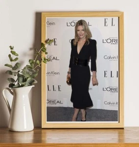 Michelle Pfeiffer : 12"x8" Professional Photo - Picture 1 of 2