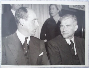 KEYSTONE PRESS PHOTO Vivian Fuchs Antartica Explorer and Neville Duke Test Pilot - Picture 1 of 2