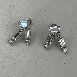 Vintage Earrings Crystal Silver Color Screw Back Dangle Fancy Special Occasion - Picture 1 of 3