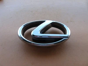 01 02 03 04 05 06 LEXUS LS430 LS 430 FRONT GRILLE EMBLEM LOGO BADGE SIGN A38576 - Picture 1 of 3