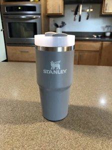 Stanley The Quencher H2.0 Flowstate 14 Unzen Becher - Asche ohne Strohhalm - Bild 1 von 6