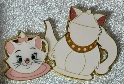 Loungefly Disney чайник и чайная чашка слепая коробка Aristocats Dutchess Marie 2 Pin комплект - Изображение 1 из 2