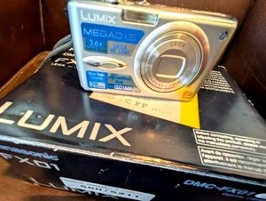 Panasonic Lumix DMC-FX01 6mp Cámara Digital Caja Accesorios Probados - Imagen 1 de 14