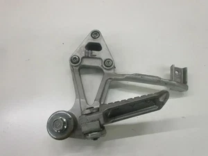 2. Kawasaki GPX 600 R ZX600A Piedi dietro sinistra Soziusraste Portapiedi - Foto 1 di 4