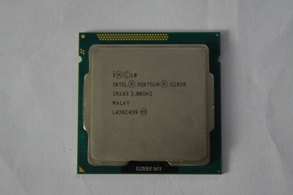 PROCESSORE CPU INTEL Socket H2 LGA 1155 PENTIUM G2030 Dual Core 3,00GHz/3MB - Immagine 1 di 1