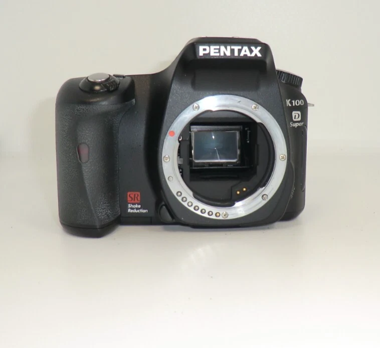 Pentax K K100D super 6.1MP Digitalkamera - Schwarz Body  FK 0147 - Bild 1 von 4
