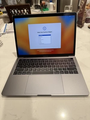 Apple MacBook Pro 13" 2017 Touch Bar | i5 3.1GHz | 8GB RAM | 256GB SSD Foto 1 de 4