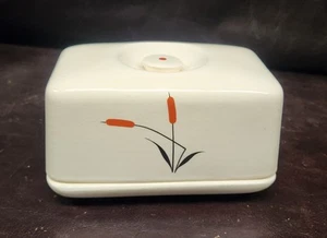 *RARE* Vintage Universal Cambridge Pottery Red Cattail Covered Butter Dish, VG+ - Picture 1 of 11