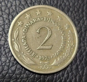 1973 Yugoslavia 2 Dinars Coin - Picture 1 of 2