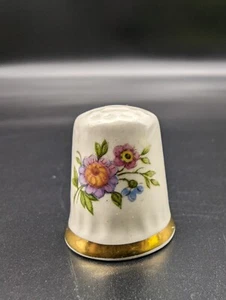 Vintage Porzellan Fingerhut Blumen Sahnegeschirr Lord Nelson England Keramik - Bild 1 von 6