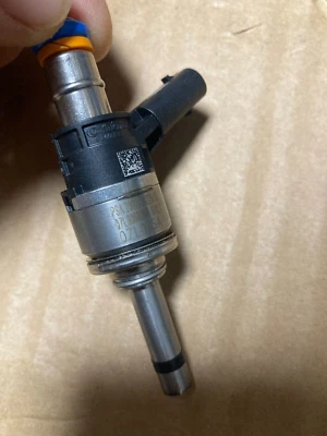 Inyector válvula inyección combustible Audi R8 4S V10 5.2 Lamborghini Huracan 07L906036K Foto 1 de 3