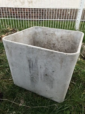 Escultura artística brutalista de hormigón 2/2 jardinera vintage de mediados de siglo de WILLY GUHL 2/2 Foto 1 de 4