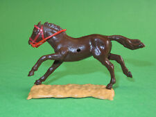 Timpo Toys   Pferd langlaufend  mit  Pferdezügel  dunkelbraun Zaumzeig - rot