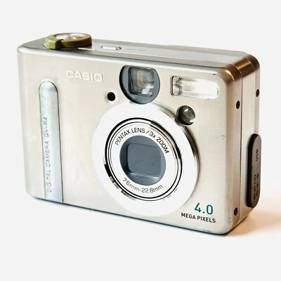 Casio 4MP ZOOM QV-R4 alte Digitalkamera - Silber aus Japan Pentax Objektiv - Bild 1 von 4