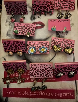 Лот из 11 пар сережек Betsey Johnson - Изображение 1 из 4
