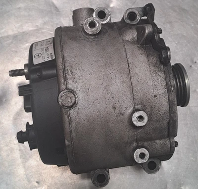 Alternator Mercedes Benz E200 E220 E270 E320 ML270 S320 W163 W210 A0001502450 - Image 1 of 4